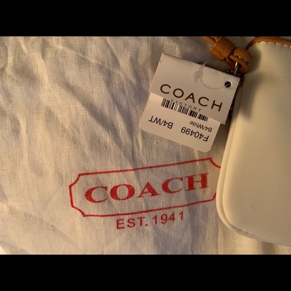 Coach Wristlet Hampton Weekend Collection - Picture 5 of 8